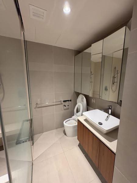 Kediaman Servis untuk Dijual di Stonor 3 - Shirleen Goh - Bathroom - PropertyGuru.com.my