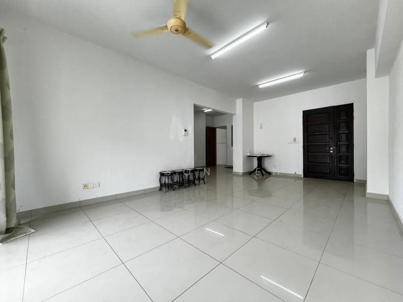 Kondominium untuk Dijual di Surin Condominium - Welson Teh - Living Room - PropertyGuru.com.my