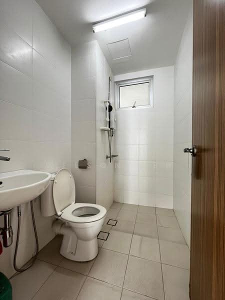 Kondominium untuk Dijual di Surin Condominium - Welson Teh - Bathroom - PropertyGuru.com.my
