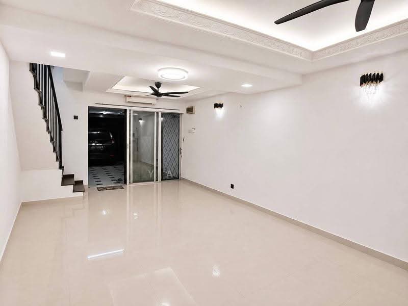 Rumah Teres 3-Tingkat untuk Dijual di Taman Muda (Ampang) - Yasmin Sulaiman - Living Room - PropertyGuru.com.my