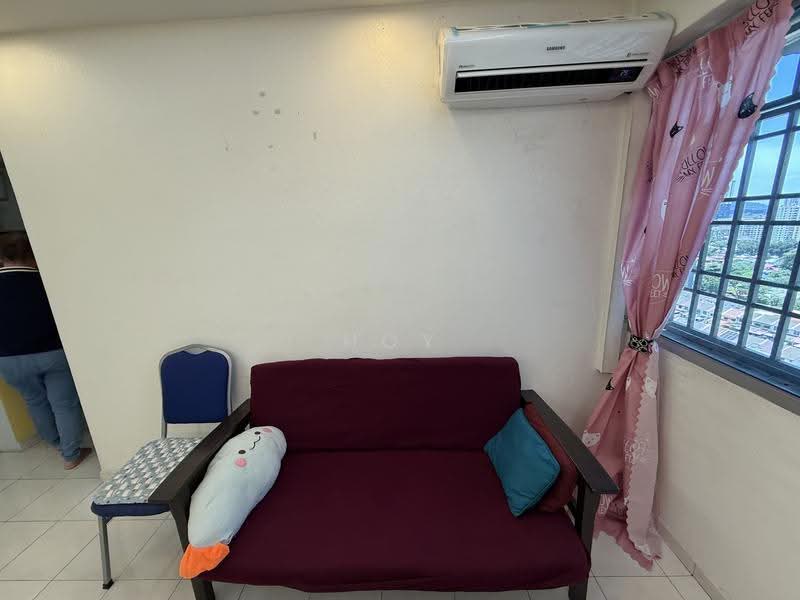 Pangsapuri untuk Disewa di Taman Pekaka Block 31 - Hoy Meng - Living Room - PropertyGuru.com.my