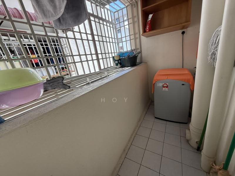 Pangsapuri untuk Disewa di Taman Pekaka Block 31 - Hoy Meng - Balcony - PropertyGuru.com.my