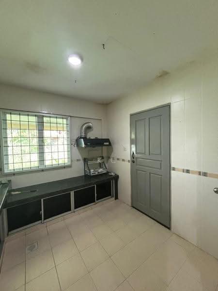 Rumah Teres 2-Tingkat untuk Dijual di Taman Tiya Vista (Kota Samarahan) - KC Jee - Kitchen - PropertyGuru.com.my