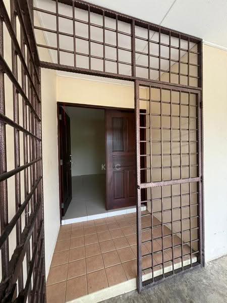 Rumah Teres 2-Tingkat untuk Dijual di Taman Tiya Vista (Kota Samarahan) - KC Jee - Entrance - PropertyGuru.com.my