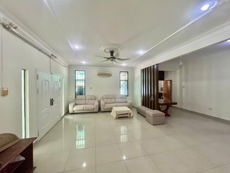 Semi-Detached House for Sale in Taman Kajang Impian (Kajang) - Azira Ahmad - Living Room - PropertyGuru.com.my