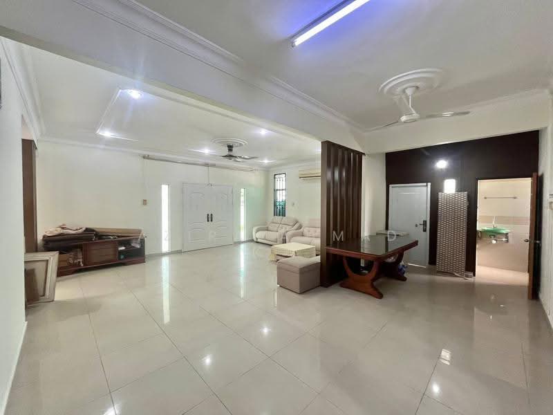 Semi-Detached House for Sale in Taman Kajang Impian (Kajang) - Azira Ahmad - Living Room - PropertyGuru.com.my