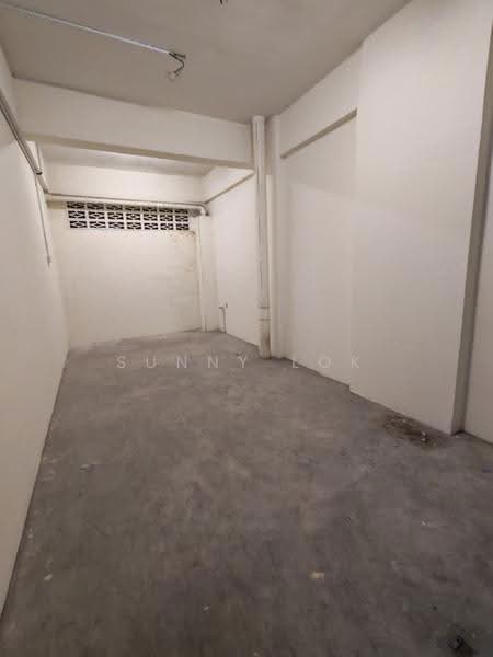Shop for Rent in Bandar Sri Pinang (Jelutong) - Sunny Lok - Interior - PropertyGuru.com.my