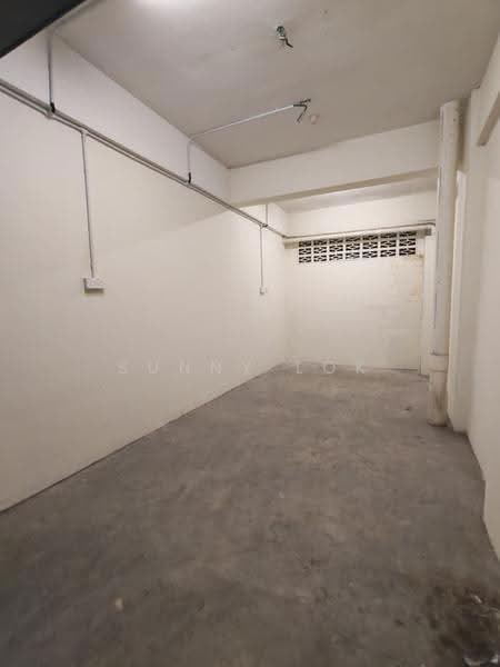 Shop for Rent in Bandar Sri Pinang (Jelutong) - Sunny Lok - Interior - PropertyGuru.com.my