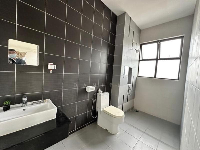 Semi-Detached House for Sale in Taman Nusa Idaman (Iskandar Puteri (Nusajaya)) - Daniel Yong - Bathroom - PropertyGuru.com.my