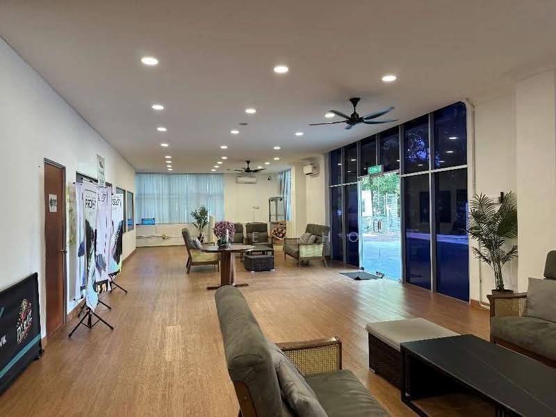 Detached Factory for Rent in Taman Perindustrian Subang (Subang Jaya) - Shane Khow - Entrance - PropertyGuru.com.my