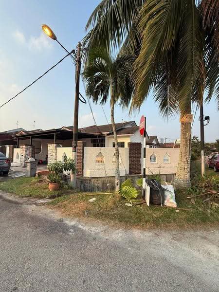 Rumah Teres 1-Tingkat untuk Dijual di Taman Daya (Johor Bahru) - Win Lim - Exterior - PropertyGuru.com.my