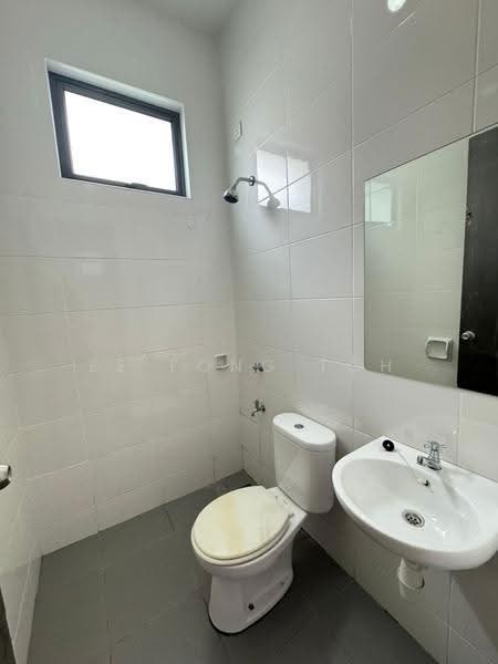 Semi-Detached House for Sale in Setia Eco Gardens (Gelang Patah) - Ee Fong Toh - Bathroom - PropertyGuru.com.my