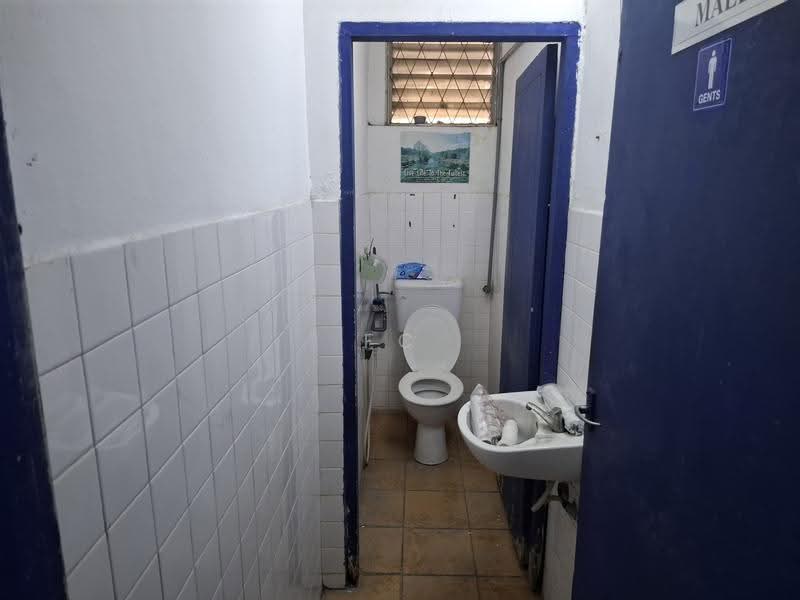 Factory for Rent in SS13 (Subang Jaya) - FC Wong - Bathroom - PropertyGuru.com.my