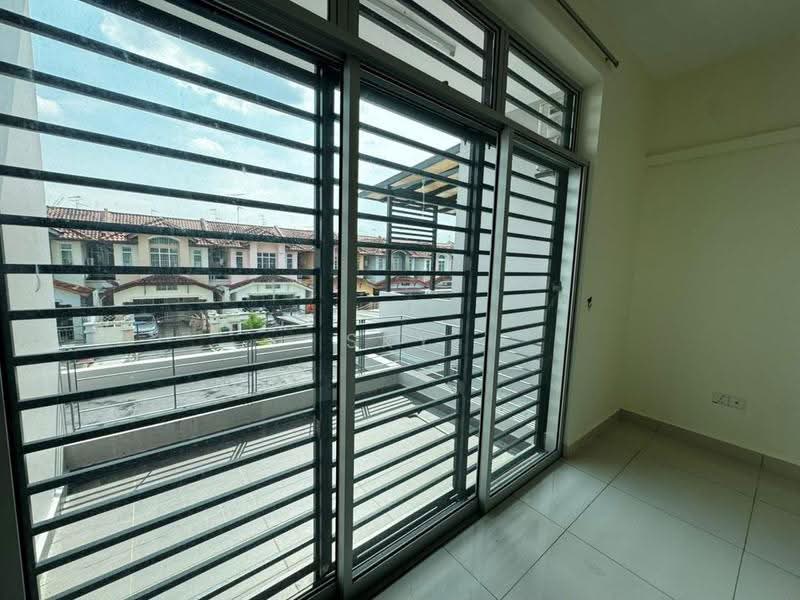 Rumah Kluster untuk Dijual di Taman Gaya (Ulu Tiram) - Sky Tan - View - PropertyGuru.com.my