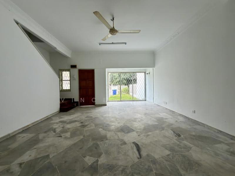 Rumah Teres 2-Tingkat untuk Dijual di Usj 14 (Subang Jaya) - Vincent Tai - Living Room - PropertyGuru.com.my