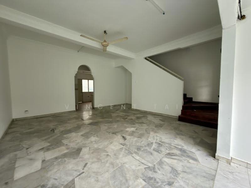 Rumah Teres 2-Tingkat untuk Dijual di Usj 14 (Subang Jaya) - Vincent Tai - Living Room - PropertyGuru.com.my