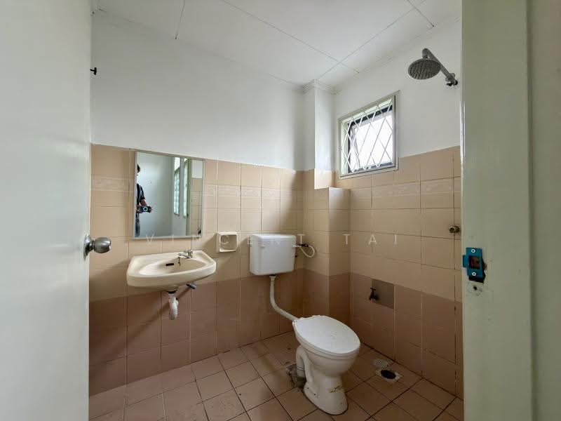 Rumah Teres 2-Tingkat untuk Dijual di Usj 14 (Subang Jaya) - Vincent Tai - Bathroom - PropertyGuru.com.my