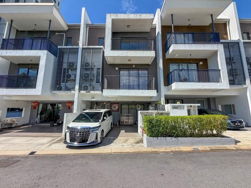 3-storey Terraced House for Sale in D'alpinia (Puchong) - Ashraff Daniel - Exterior - PropertyGuru.com.my