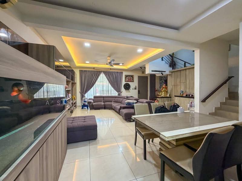 3-storey Terraced House for Sale in D'alpinia (Puchong) - Ashraff Daniel - Living Room - PropertyGuru.com.my
