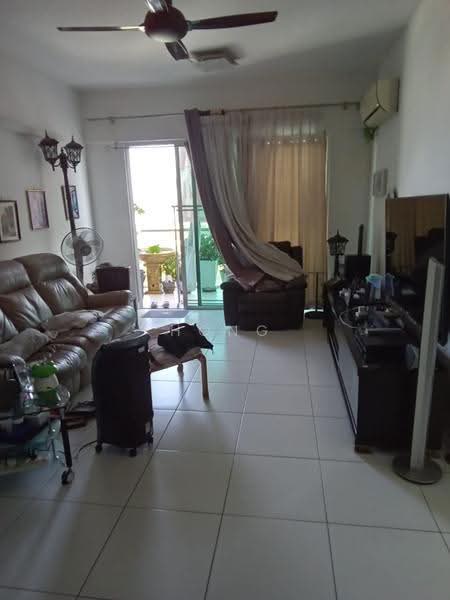 Kondominium untuk Dijual di Elit Heights @ Bayan City - Hong . - Living Room - PropertyGuru.com.my