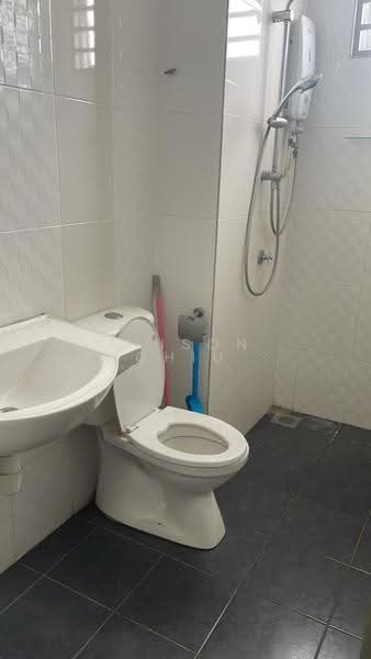 Kondominium untuk Dijual di 228 Kondominium - Alison Chiu - Bathroom - PropertyGuru.com.my