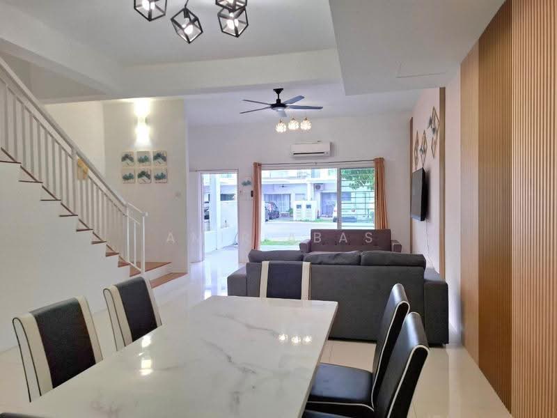 Rumah Teres 2-Tingkat untuk Disewa di Dengkil (Selangor) - Amir Abas - Living Room - PropertyGuru.com.my