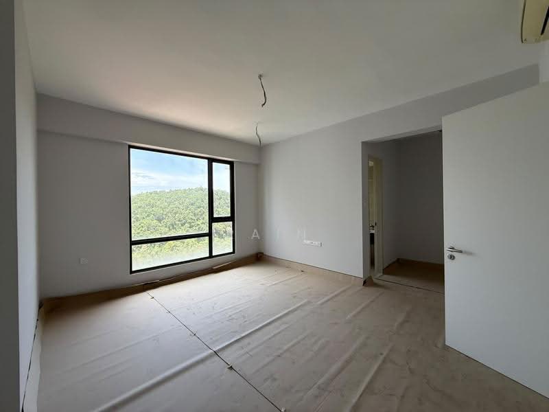 Kondominium untuk Dijual di The Marin at Ferringhi - Rain Yu - Master Bedroom - PropertyGuru.com.my