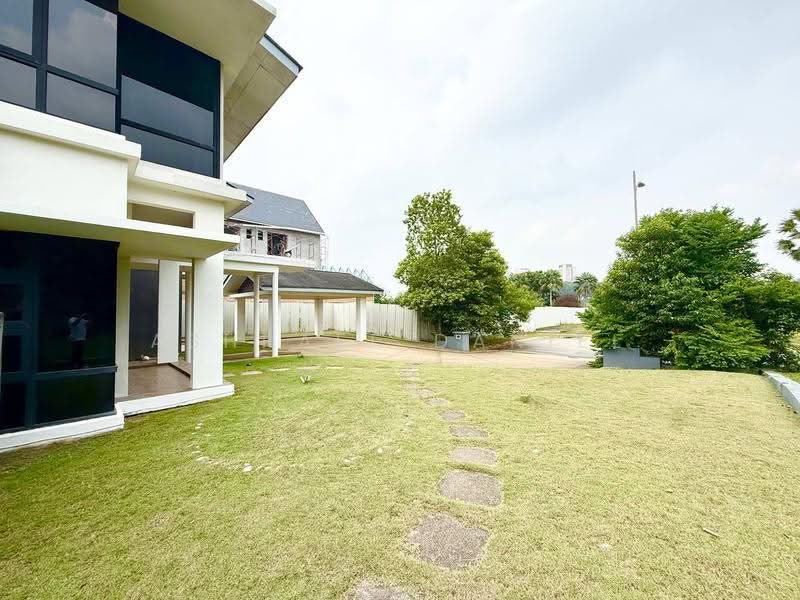 Bungalow House untuk Dijual di Perdana Lakeview East (Cyberjaya) - Ashraff Daniel - Exterior - PropertyGuru.com.my