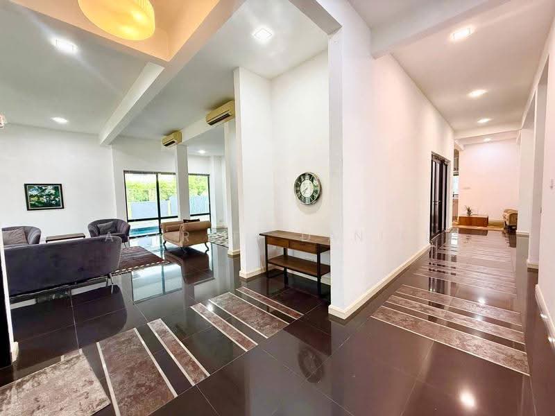 Bungalow House untuk Dijual di Perdana Lakeview East (Cyberjaya) - Ashraff Daniel - Living Room - PropertyGuru.com.my