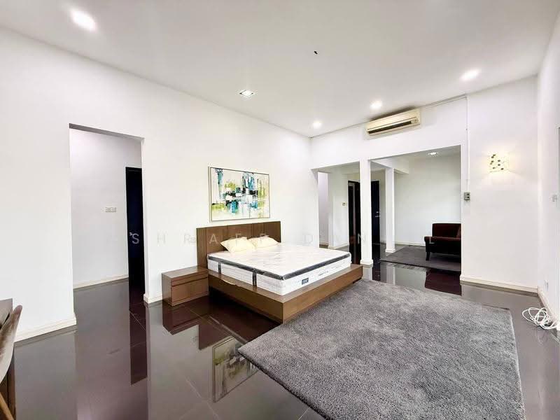 Bungalow House untuk Dijual di Perdana Lakeview East (Cyberjaya) - Ashraff Daniel - Bedroom - PropertyGuru.com.my