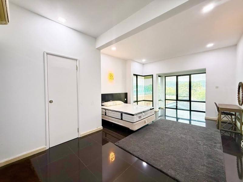 Bungalow House untuk Dijual di Perdana Lakeview East (Cyberjaya) - Ashraff Daniel - Bedroom - PropertyGuru.com.my