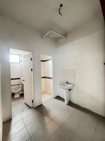 Shop / Office for Rent in Kuching (Sarawak) - Jeno Tan - Bathroom - PropertyGuru.com.my