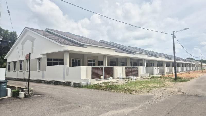 Rumah Teres 1-Tingkat untuk Dijual di Kuala Rompin (Pahang) - Kenny Loo - Exterior - PropertyGuru.com.my