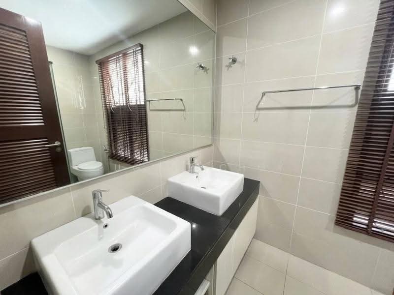 Rumah Teres untuk Dijual di Bandar Kinrara Seksyen 1 (Bandar Kinrara) - Eugene Choy - Bathroom - PropertyGuru.com.my