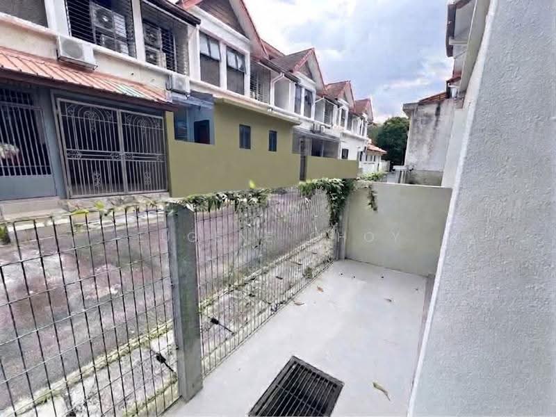 Rumah Teres untuk Dijual di Bandar Kinrara Seksyen 1 (Bandar Kinrara) - Eugene Choy - Exterior - PropertyGuru.com.my