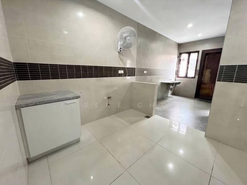Rumah Teres untuk Dijual di Bandar Kinrara Seksyen 1 (Bandar Kinrara) - Eugene Choy - Kitchen - PropertyGuru.com.my