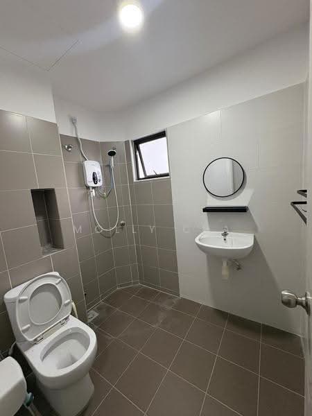 Townhouse for Rent in Labu (Negeri Sembilan) - Molly Cha - Bathroom - PropertyGuru.com.my