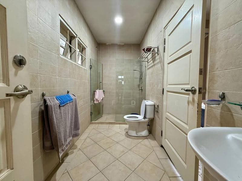 Bungalow House for Sale in Petaling Jaya (Selangor) - Ashraff Daniel - Bathroom - PropertyGuru.com.my