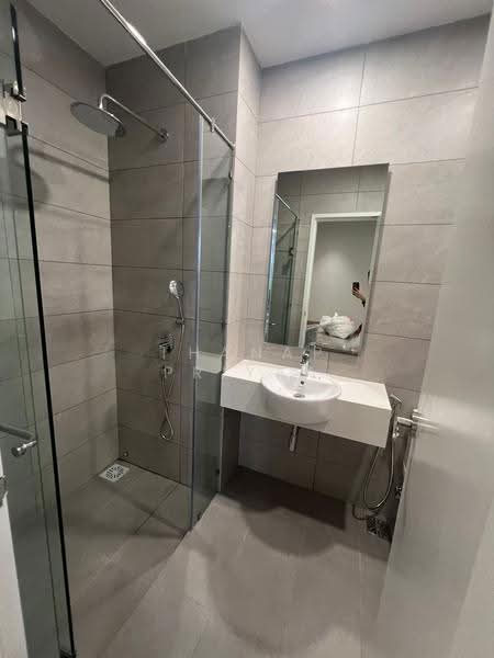 Service Residence for Rent at Dorsett Waterfront Subang - Thanap Priyaa - Bathroom - PropertyGuru.com.my