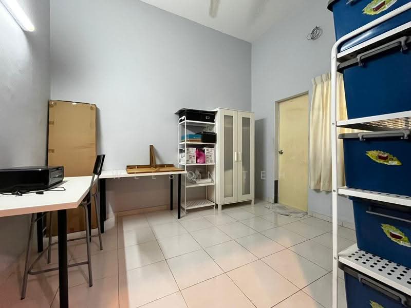 3-storey Terraced House for Sale in Sungai Ara (Penang) - Welson Teh - Study - PropertyGuru.com.my