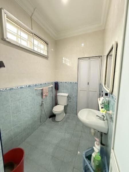 Rumah Teres 2-Tingkat untuk Dijual di Desa Melati (Nilai) - Xavier Lim - 1st Floor shared Bath room - PropertyGuru.com.my