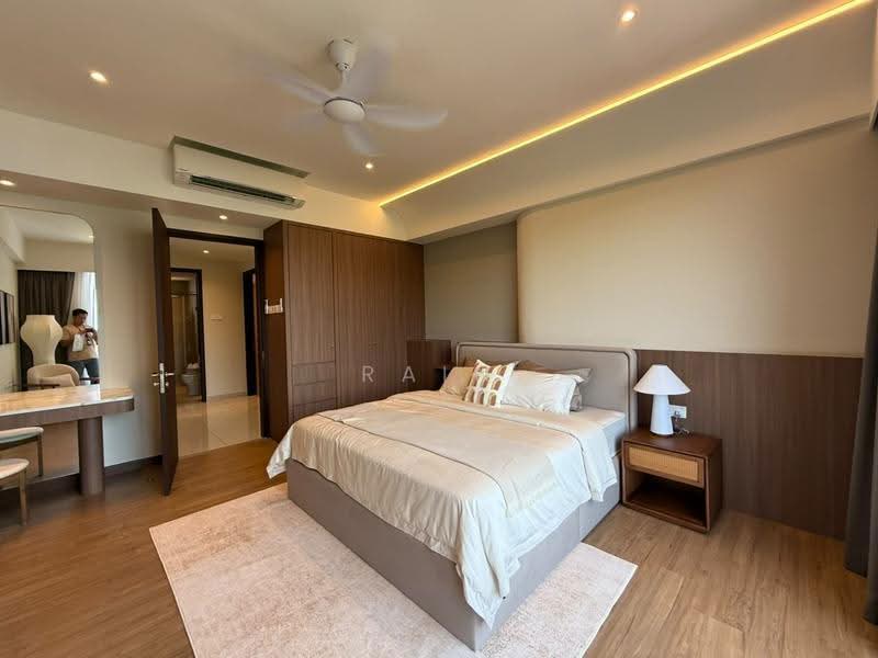 Kondominium untuk Dijual di The Marin at Ferringhi - Rain Yu - Master Bedroom - PropertyGuru.com.my