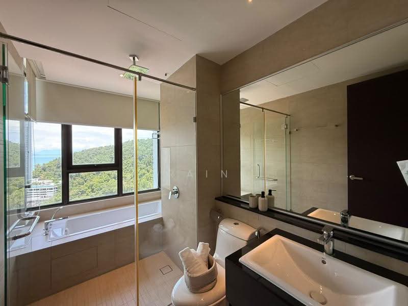 Kondominium untuk Dijual di The Marin at Ferringhi - Rain Yu - Master Bathroom - PropertyGuru.com.my