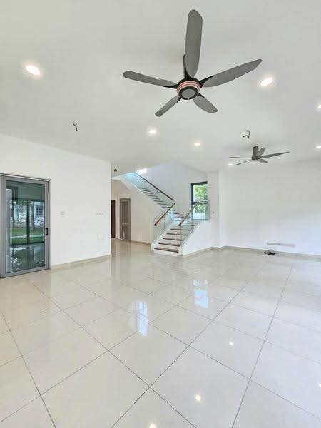 Rumah Berkembar untuk Dijual di Taman Molek (Johor Bahru) - Queenie Ng - Living Room - PropertyGuru.com.my
