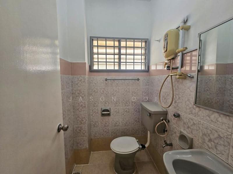 Rumah Teres 2-Tingkat untuk Dijual di Putra Heights (Subang Jaya) - Jason Ooi - Bathroom - PropertyGuru.com.my