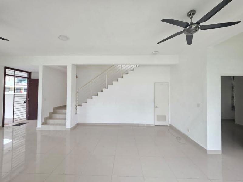2-storey Terraced House for Sale in Rawang (Selangor) - Alice Low - Living Room - PropertyGuru.com.my