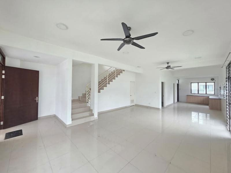 2-storey Terraced House for Sale in Rawang (Selangor) - Alice Low - Living Room - PropertyGuru.com.my