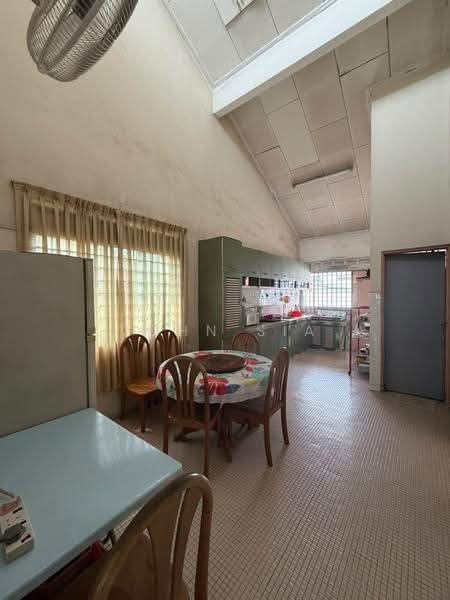 Rumah Teres 1-Tingkat untuk Dijual di Taman Perling (Perling) - John Sia - Kitchen - PropertyGuru.com.my