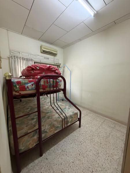 Rumah Teres 1-Tingkat untuk Dijual di Taman Perling (Perling) - John Sia - Bedroom - PropertyGuru.com.my