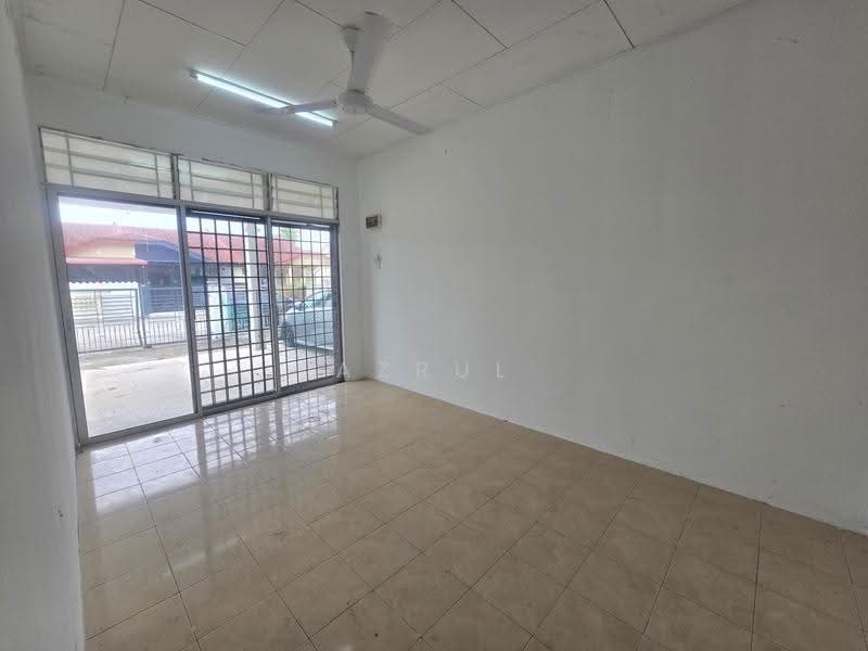 Rumah Teres 1-Tingkat untuk Dijual di Rantau (Negeri Sembilan) - Azrul Othman - Living Room - PropertyGuru.com.my